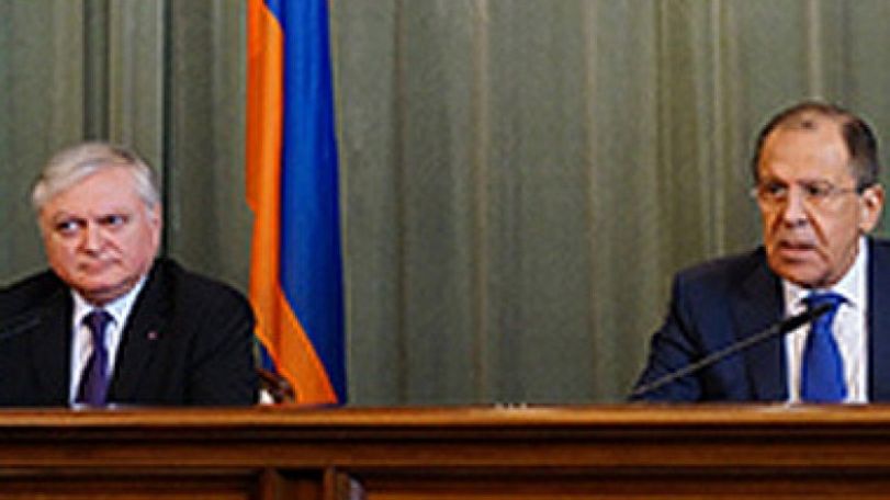 Глава МИД Армении: Баку отвергает предложения по урегулированию карабахского конфликта