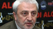 Представитель оппозиционного АНК А. Манукян считает фикцией предложенный Д. Арутюняном от имени РПА проект по выборам 