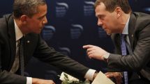 Республиканцы обвиняют Обаму в предательстве после подслушанного разговора с Медведевым