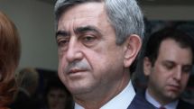 Президент Армении обратил внимание генсека НАТО на отказ Азербайджана отвести снайперов с линии соприкосновения 
