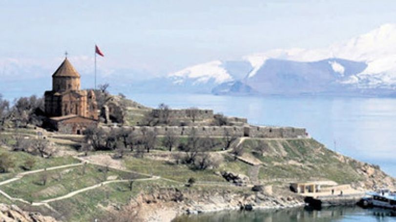 Ճագարները սպառնալիք են դարձել Աղթամարի Սուրբ Խաչ եկեղեցու համար