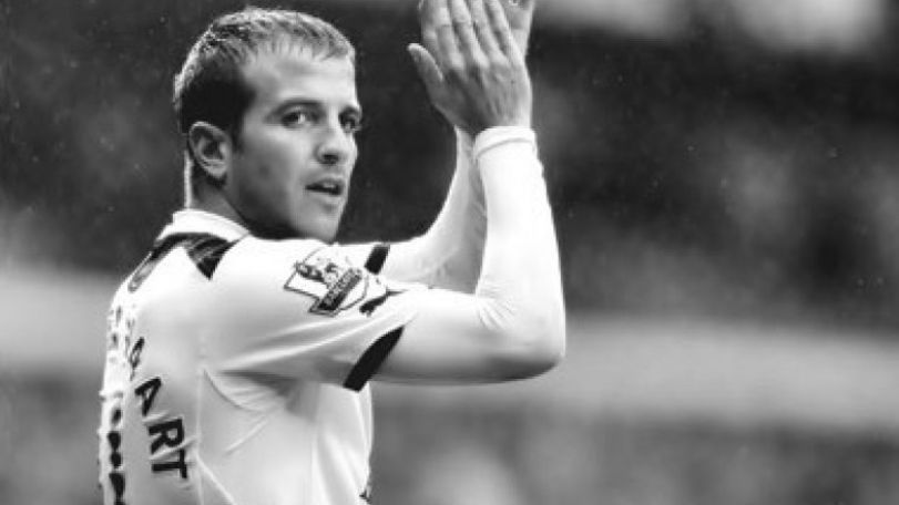 Van der Vaart injury blow for Tottenham