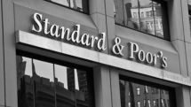 S&P cuts ratings on big global banks 