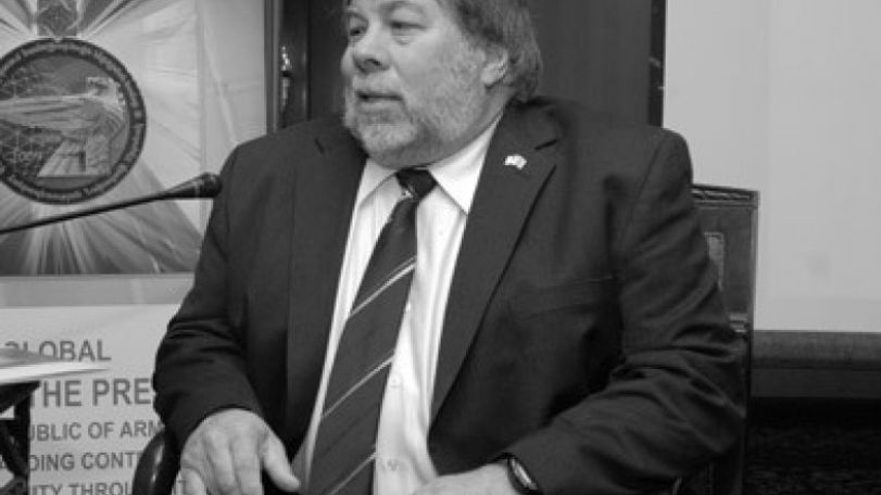 Стив Возняк выразил Т. Саркисяну свое восхищение как Арменией, так и ее политикой 