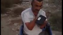 Потерявший во время карабахской войны конечности азербайджанец сжег подаренное властями инвалидное кресло 