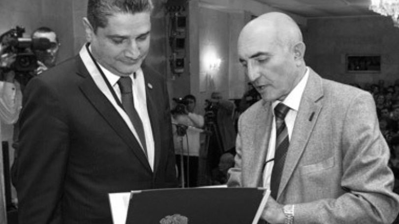 ՀՀ վարչապետը պարգևատրվեց Անանիա Շիրակացու անվան ճեմարանի շքանշանով
