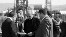 Бако Саакян посетил стройплощадки больницы и роддома в Степанакерте