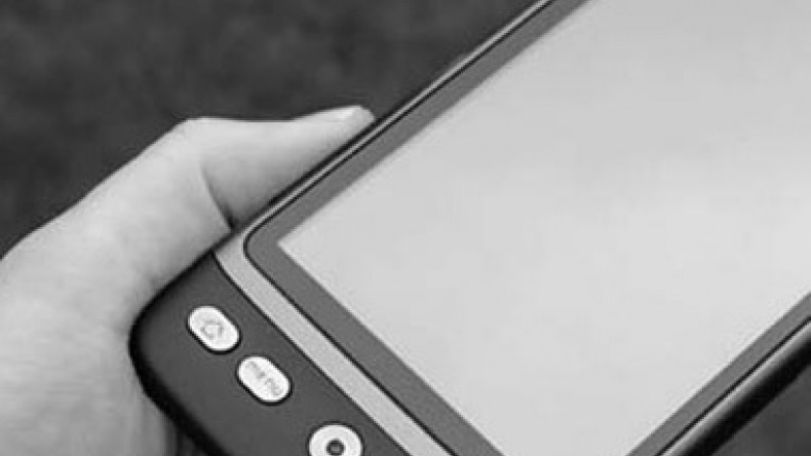Теперь в центрах обслуживания ВиваСелл-МТС можно приобрести также смартфон HTC Desire HD