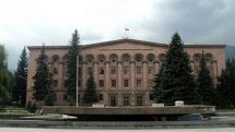 Погибшие при отражении диверсии ВС Азербайджана военнослужащие Артак Агекян и Айк Бароян похоронены с воинским почестями  