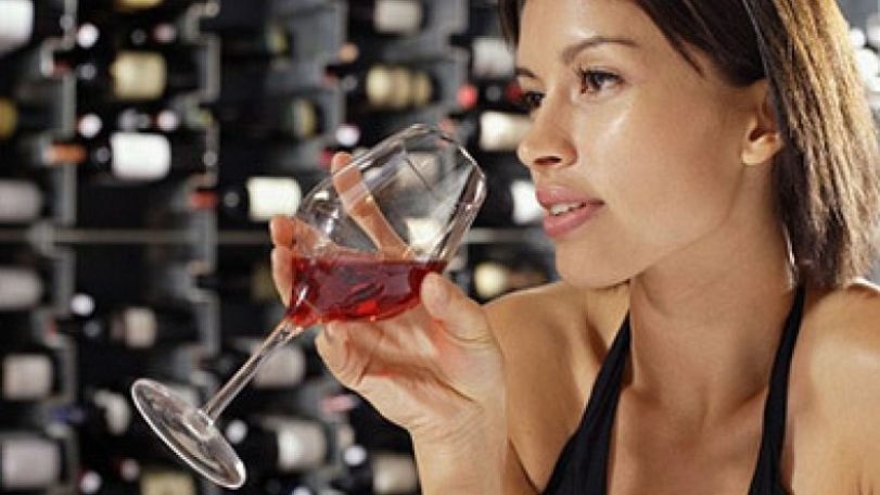 Drinking wine does make you beautiful, even if your companion is sober