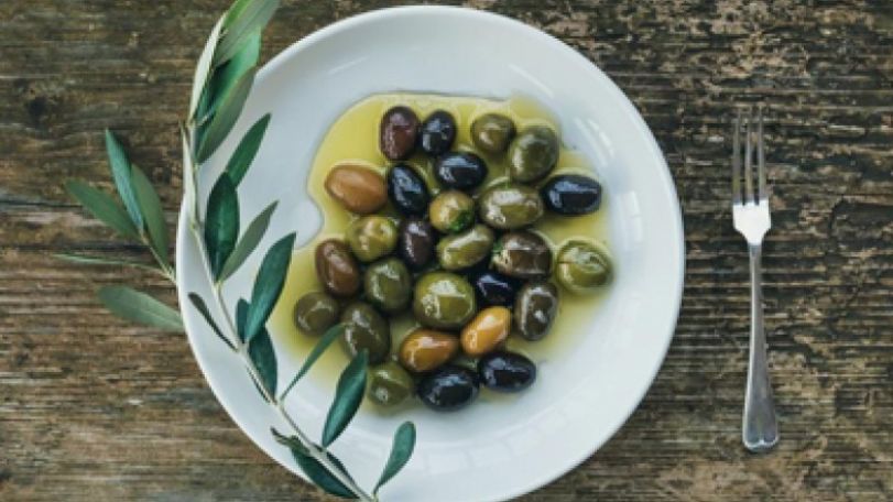 Mediterranean diet cuts heart disease risk in half: A closer look at who's really eating it