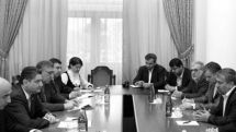 Armenian PM hosted Iranian Energy Minister
