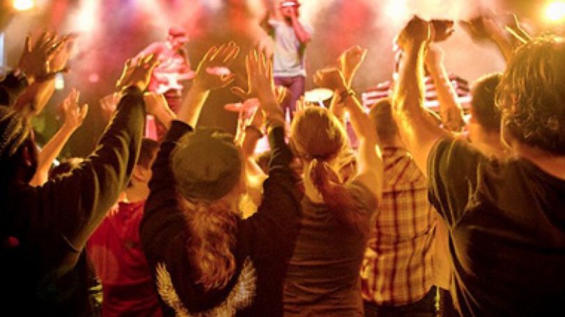 Only listen to music for an hour to stop yourself going deaf – health experts 