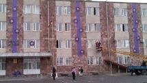 Դպրոցի շենքի վրա տեղադրված անմոռուկների մի մասը կհանվի