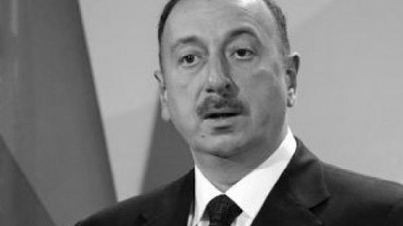 Служба безопасности Ильхама Алиева грубо отгоняет школьников от президента в День знаний в Азербайджане
