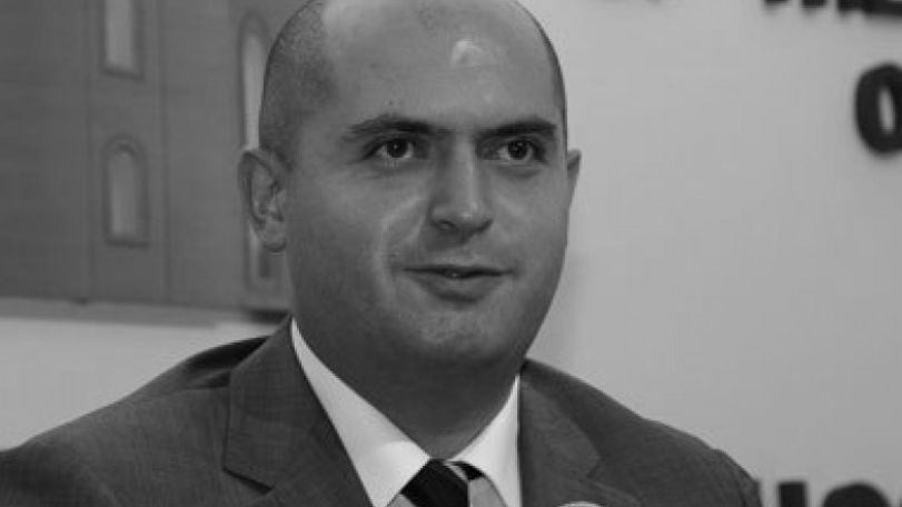 “Проверяющий, наказывающий, дубинка” – новый имидж министерства образования Армении