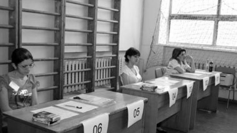 На устном экзамене по армянскому языку всего 4 абитуриента набрали наивысший балл, столько же по английскому и испанскому 
