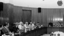 Government discusses stable agriculture development strategy for 2010-2020