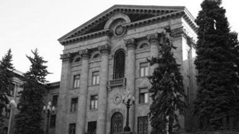 Спорный законопроект об открытии иноязычных школ удостоен положительного заключения комиссии
