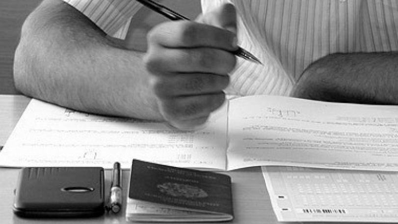 В экзаменационную комнату запрещается входить с мобильными телефонами