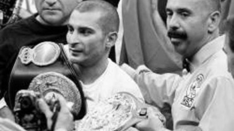 Vic Darchinyan wins IBO bantamweight crown