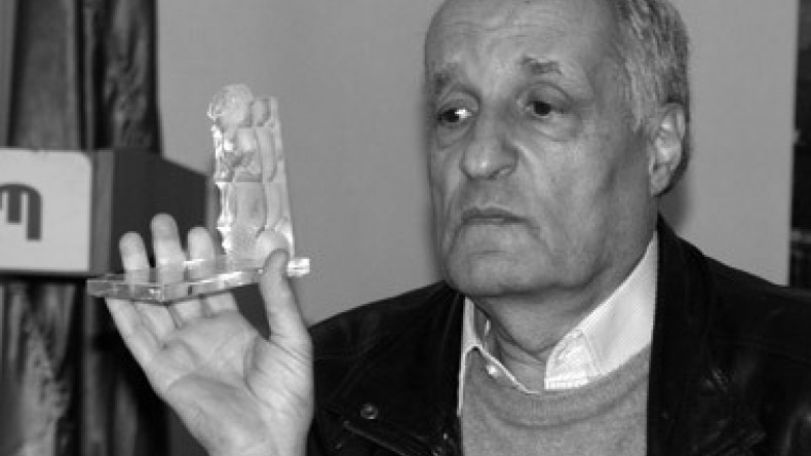 Armenian poet takes prize in Istanbul poetry festival 