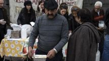 Greece 'may go elsewhere for new deal on debt'    