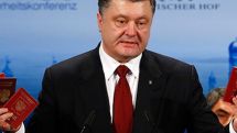 ‘Political comedy’: Poroshenko’s ‘Russian army evidence’ raises eyebrows