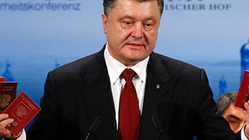 ‘Political comedy’: Poroshenko’s ‘Russian army evidence’ raises eyebrows