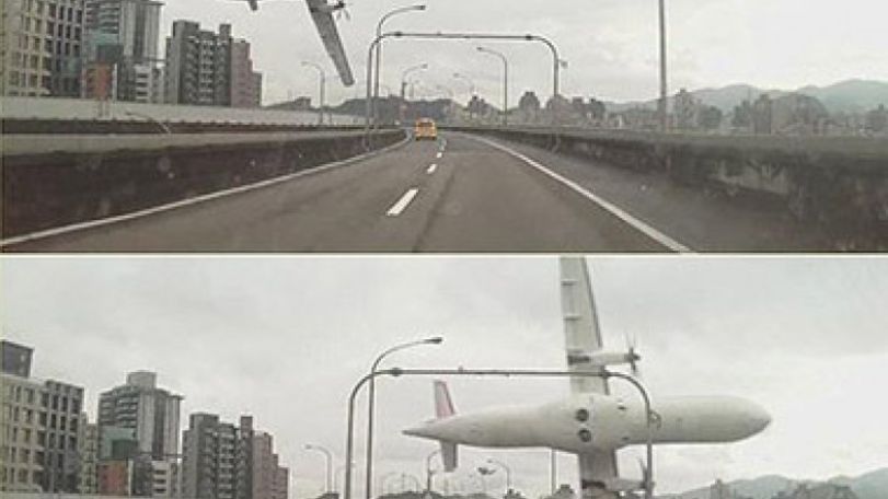 Taiwan TransAsia plane crash-lands in Taipei river