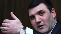 Депутаты парламента Армении потребовали наказать высокопоставленных офицеров российской военной базы 