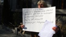 «Գործը ծամել, դրել էի բերանները, մնում էր կուլ տային». Վանաձորի բնակչուհին Գլխավոր դատախազության դիմաց է 