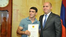 Education minister of Armenia awards medal winners of international sports events 