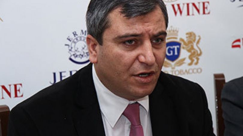 «Կասկածելի խաղադրույք» ասելով՝ Նորիկյանը նկատի է ունեցել, որ Սահմանադրության նոր նախագծում անորոշ տարրեր կան