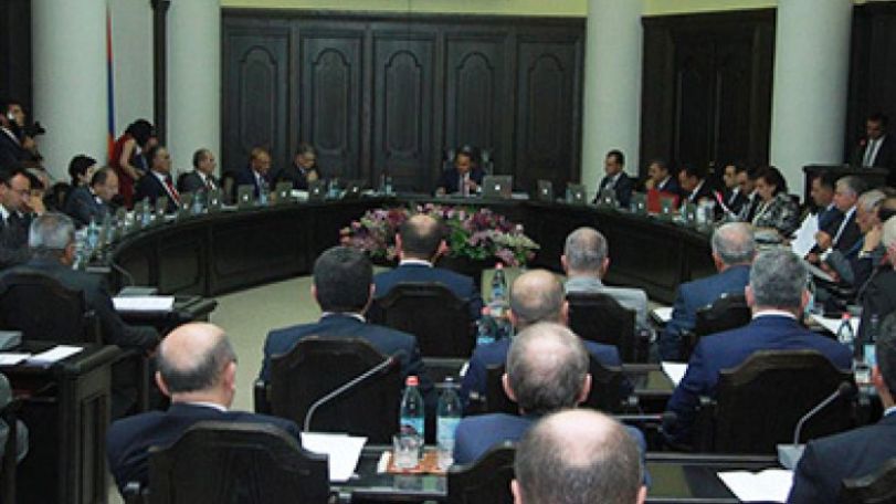 ԿԳ փոխնախարարը այդպես էլ չկարողացավ ճիշտ արտաբերել Թաթուլ Կրպեյանի ազգանունը