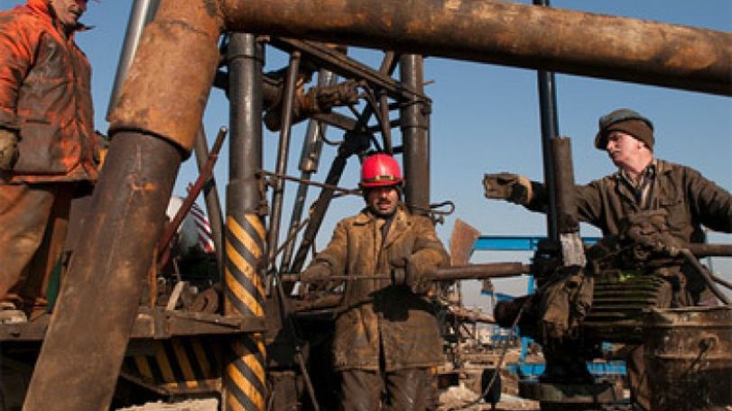 «EurasiaNet»: Падение цен на нефть ударило по резервам ЦБ Азербайджана, и власти не подготовили население к сложным временам 