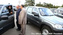 Cars handed over to several Karabakh state structures 