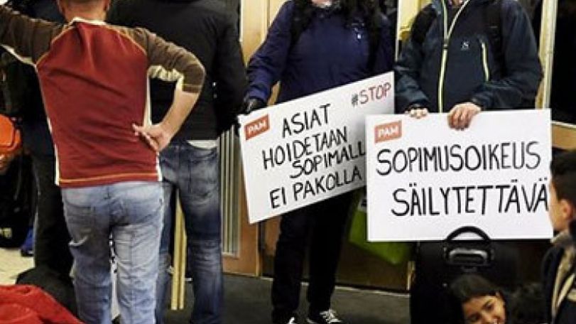 Finland strike 'shuts down ports'