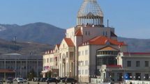 La Croix: In NKR capital, one can easily see priest talking with prime minister in ordinary café 