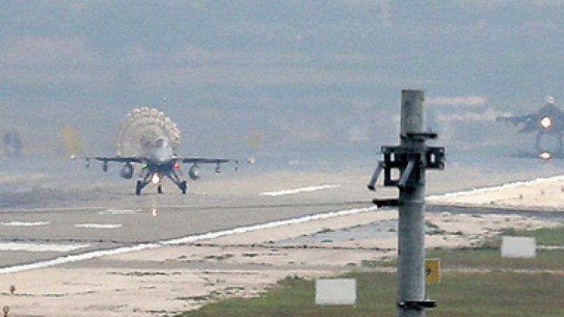 Turkey shoots down unidentified aircraft on Syrian border
