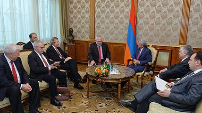 President Sargsyan urges OSCE Minsk Group Co-chairs to be consistent when condemning ceasefire violations 