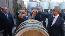 Նախագահն այցելել է մայրաքաղաքում գտնվող «Սպայկա» ընկերություն և Արարատի մարզի մի շարք ձեռնարկություններ