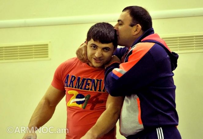 Weightlifter Andranik Karapetyan wins small bronze in Houston Championship