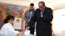 First president of Armenia urges citizens to participate in referendum