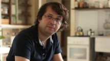 Находящиеся в изгнании азербайджанские журналисты заявляют о преследовании со стороны властей