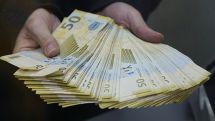 Devaluation of Azerbaijan currency: Market collapses, priced grow, people assault stores