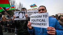 В 2015 году правозащитные организации признали Азербайджан «несвободной» страной, где есть до 100 политзаключенных