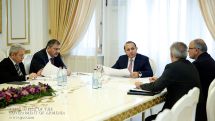 Armenian PM discusses draft national strategy of solid waste management