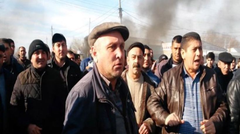 Голодный бунт в Азербайджане: пока главы регионов отдыхают на дорогих зарубежных курортах, население не может найти денег на хлеб