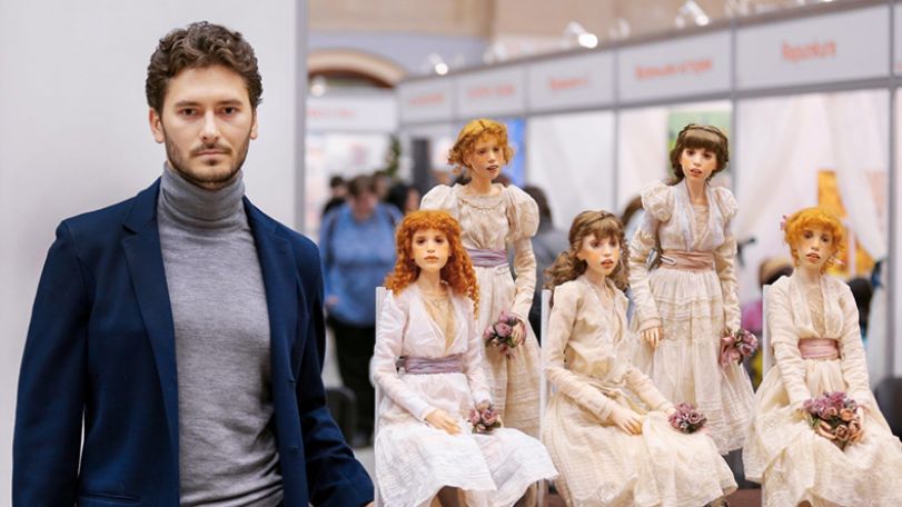 Artist crafts incredible doll faces that are so realistic they'll make your skin crawl